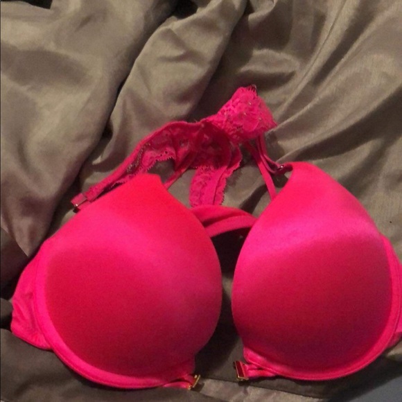 Bra Bundle size 32a/b all fit around the same size. two are 30b but fit same - Picture 2 of 13